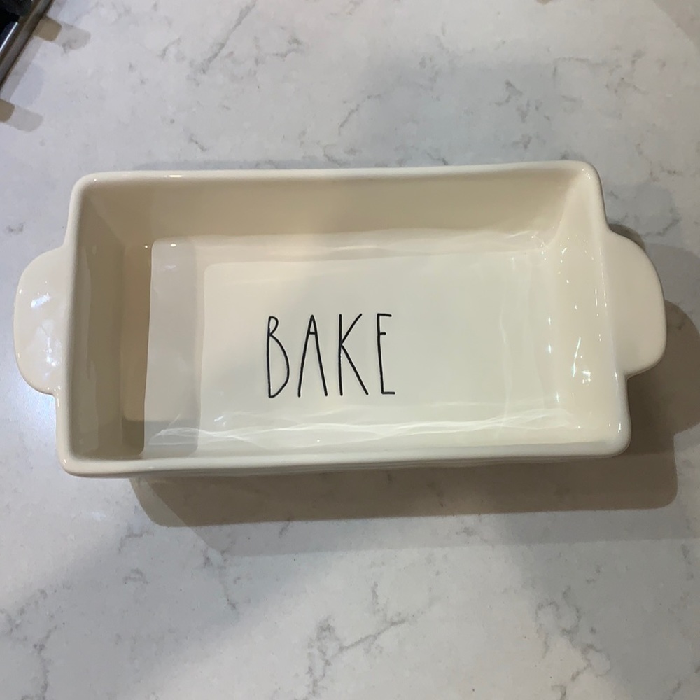 NWOT Rae Dunn 9x5 BAKE Dish